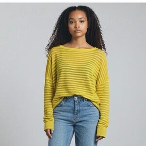 Vince Camuto Yellow Sheer Knit Sweater Size Medium